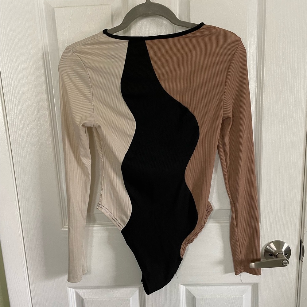 • Mocha Ribbed Bodysuit • - Picture 5 of 6
